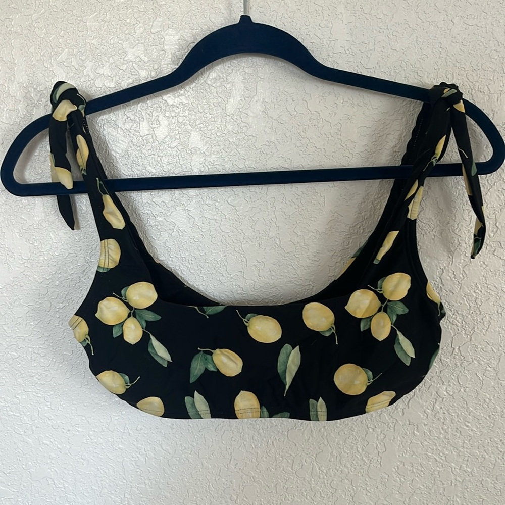 Lemons bikini top size small